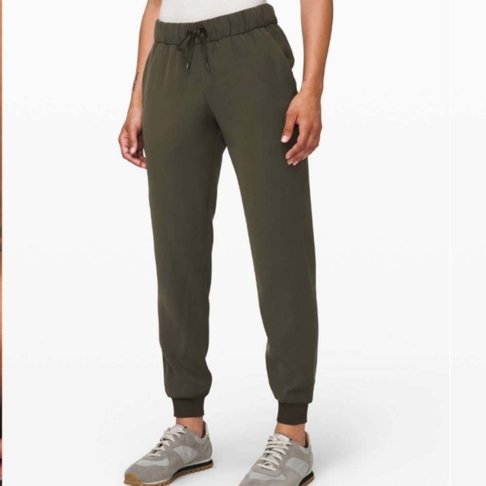 🍋 Lululemon On The Fly Jogger 🍋 Size 4
